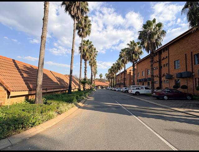 140M² OFFICE TO LET IN FOURWAYS